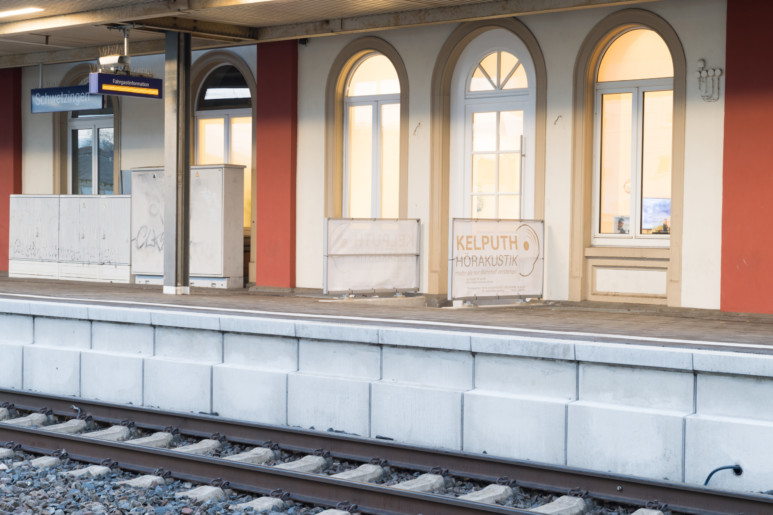 Eingang Hörgeräte Kehlput_Bahnhofsanlage Schwetzingen